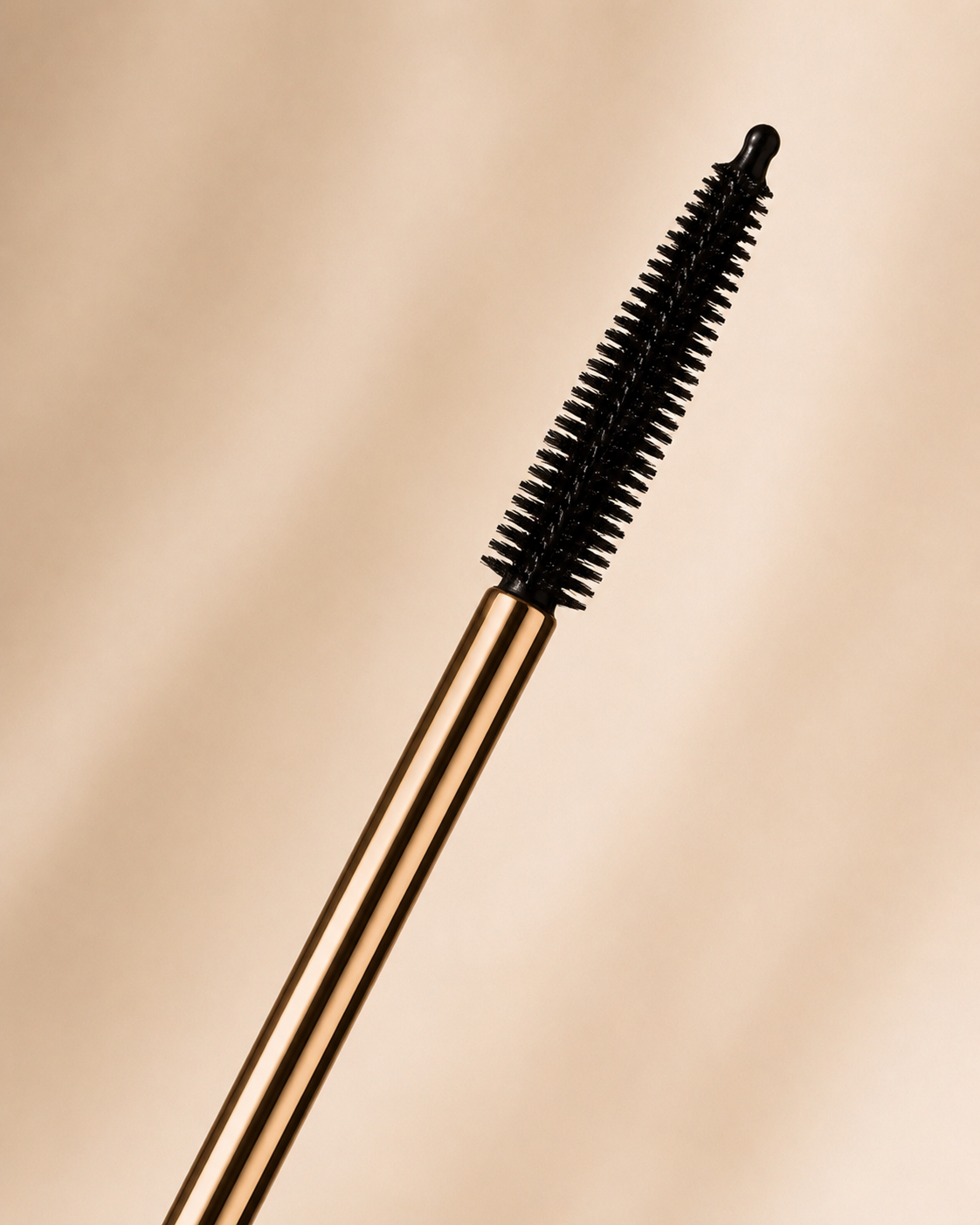 Sculpted brush wand